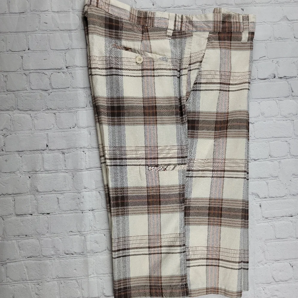 BUZZ 83 Men's Plaid Bermuda Shorts‎
